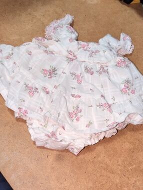 Baby Catherine Malandrino White & Pink Floral Ruffle Dress Size 3-6M & Hat